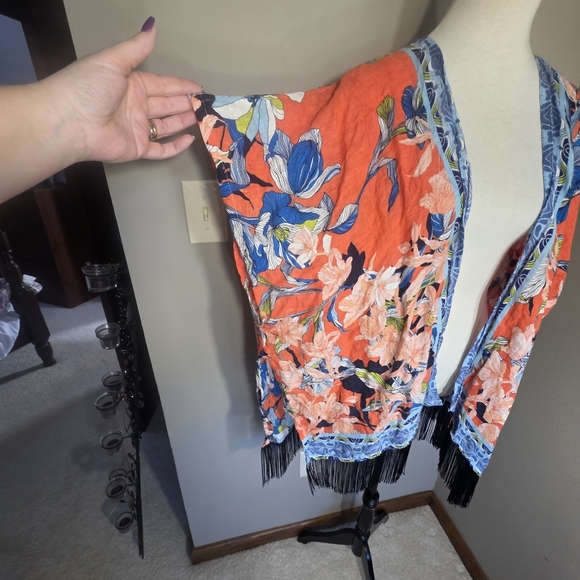 Chico's Floral Kimono Topper Ruana Fringe Orange Blue Black Size Small/Medium - Picture 5 of 16